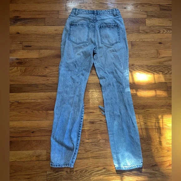 Forever 21 high rise ripped jeans with diamond accents - Picture 7 of 9